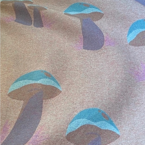 WEDNESDAY 5PM EST MEET HANDCRAFTED COHOSTS Share to our trays, wanna go LIVE ? - Picture 11 of 16